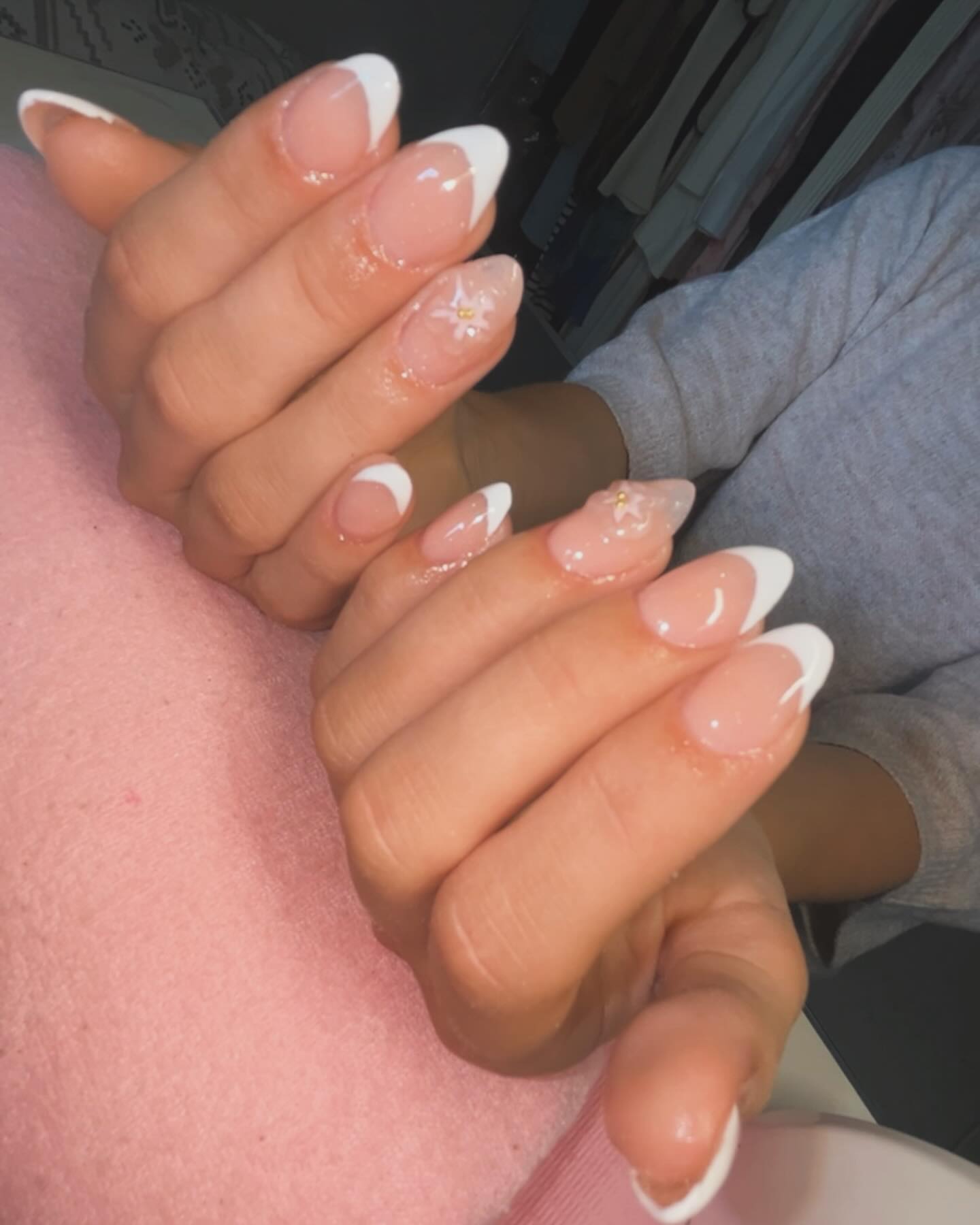 acrylic nails on hands
