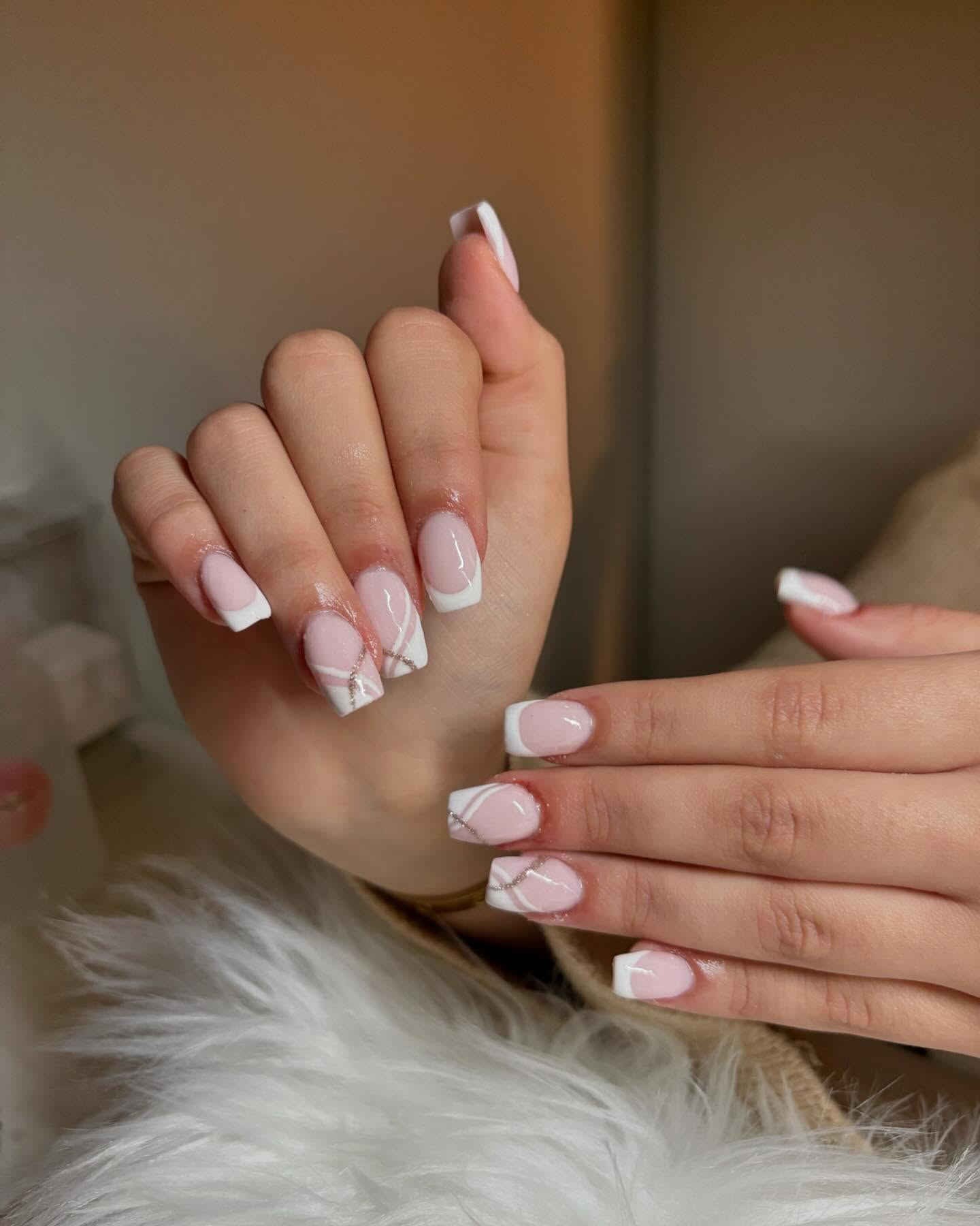 acrylic nails on hands