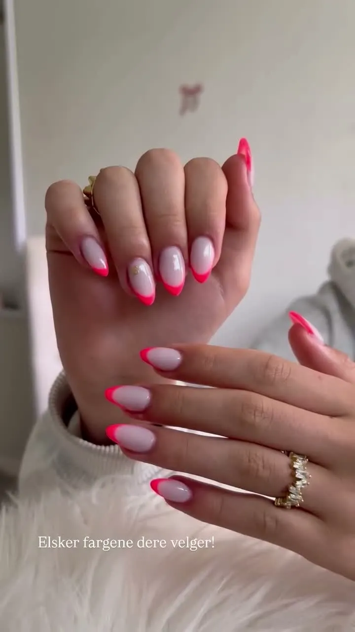 acrylic nails on hands