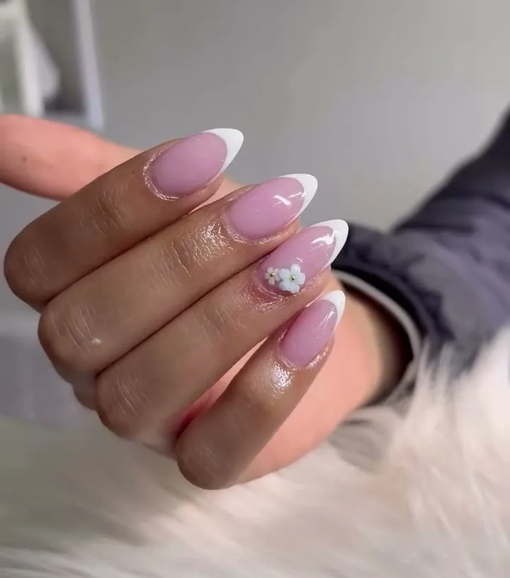 acrylic nails on hands