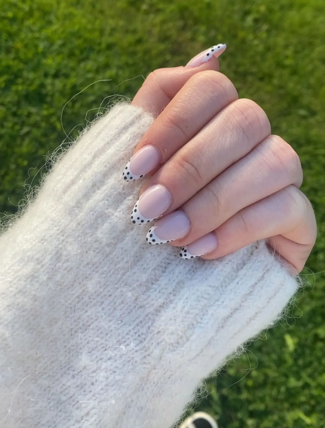 acrylic nails on hands